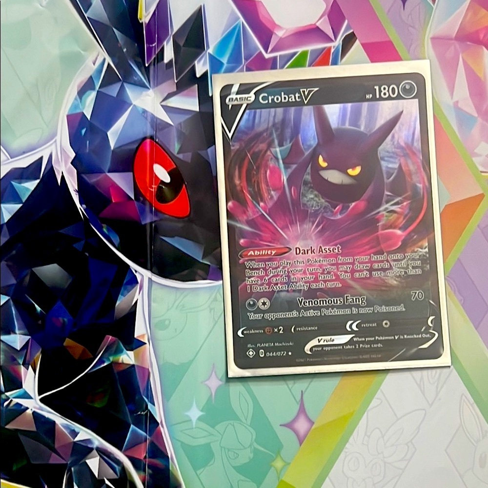Crobat V Shining Fates Pokémon Card